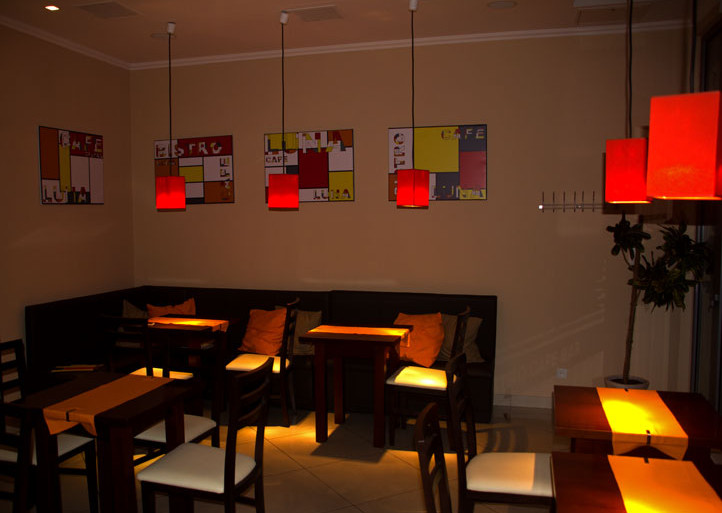 Luna Bistro Cafe Bar